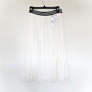 White pleated skirt